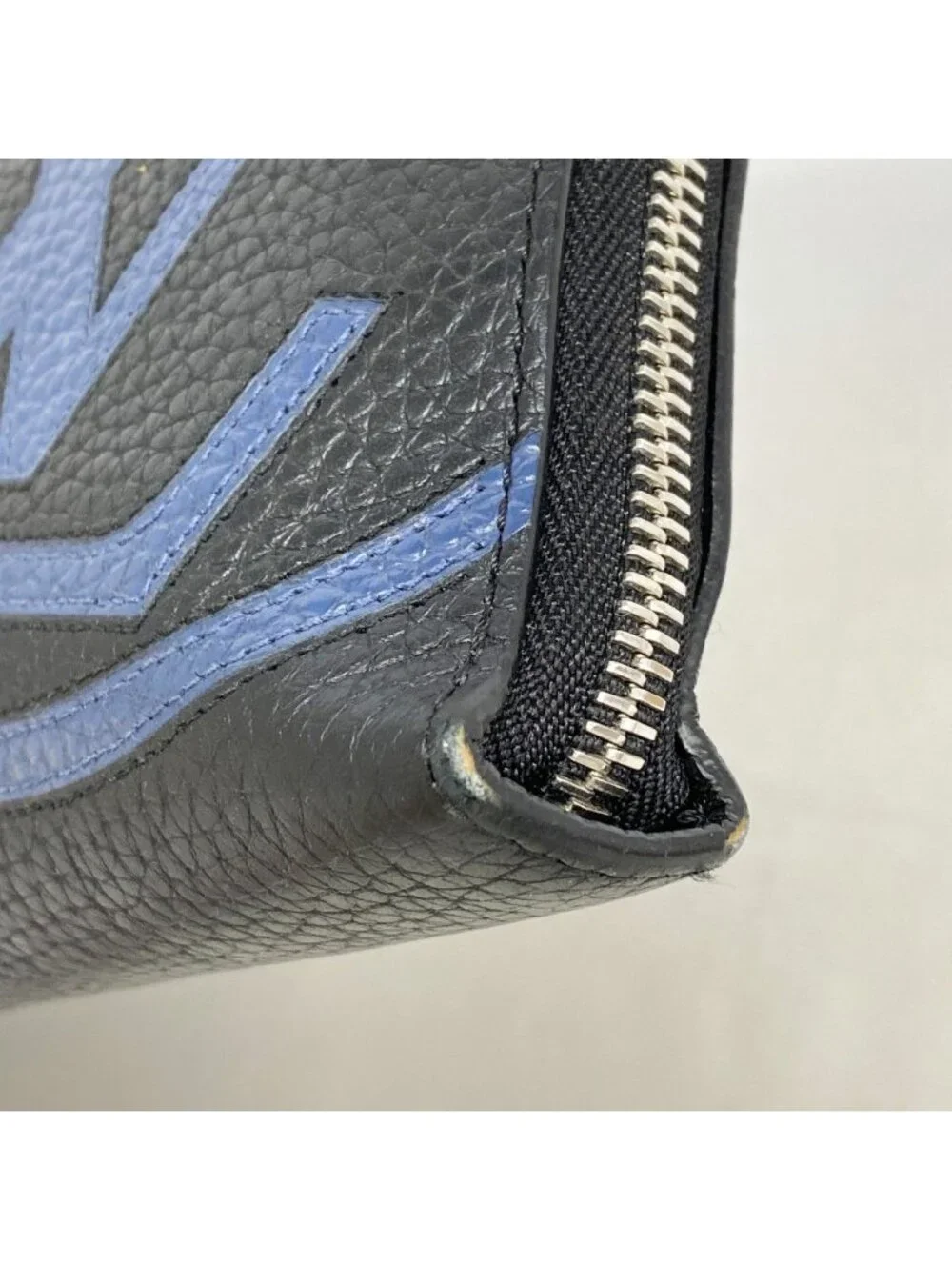 Louis Vuitton Clutch Taurillon Pochette Jour Gmnm Noir LV Circle